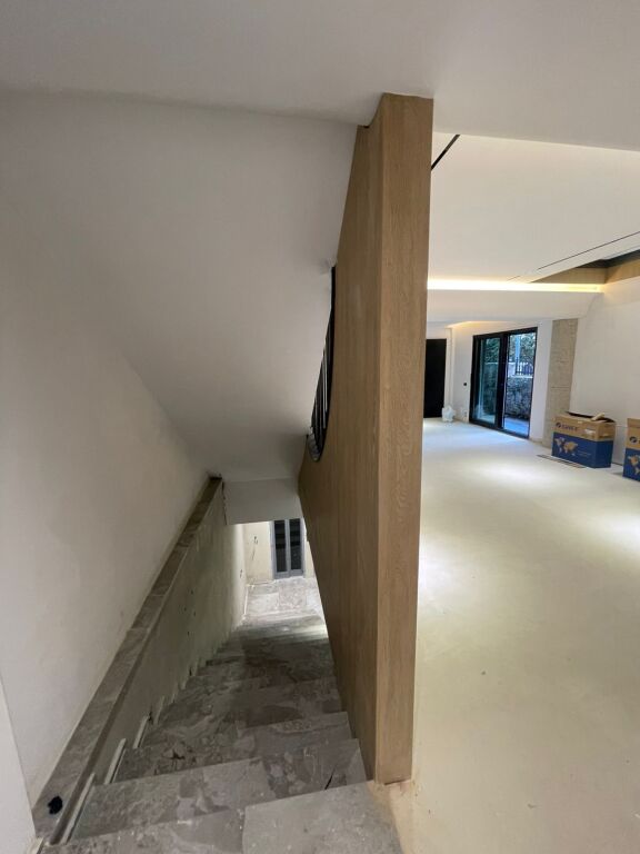 VILË MODERNE ME QIRA NË SELITË