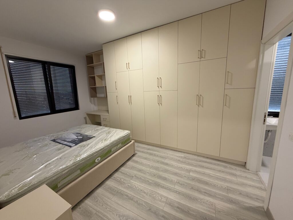 2+1, i mobiluar te trio tower don bosko, 900 euro