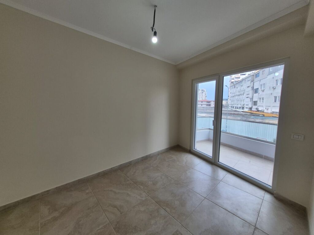 Jepet me Qera Ambjent Biznesi  Tek Tregu Industrial