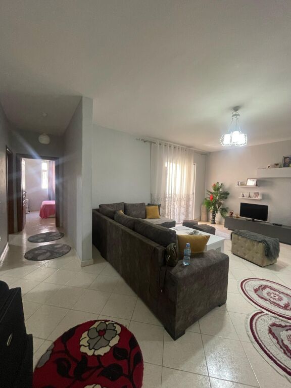 📌 Unaza re ( afer bar caffe Artisti ) Astir