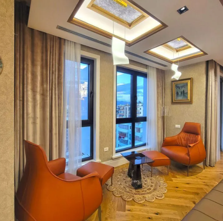 🏙️ Penthouse Luksoz në Shitje – SQUARE 21   📍Rruga e Kavajes   