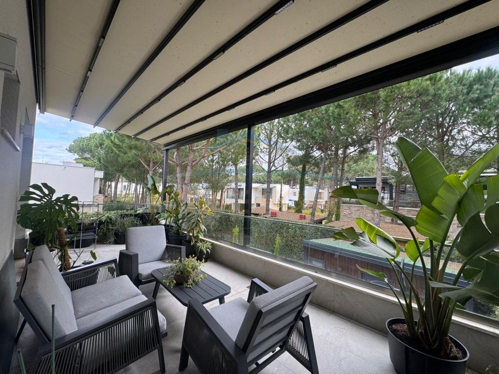 Shitet, Vilë e Bashkangjitur, "San Pietro Residence", Gjiri I Lalzit