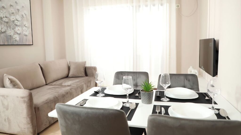 Apartament 1+1 Modern 65m² Me Qera | Ashensor | Ballkon