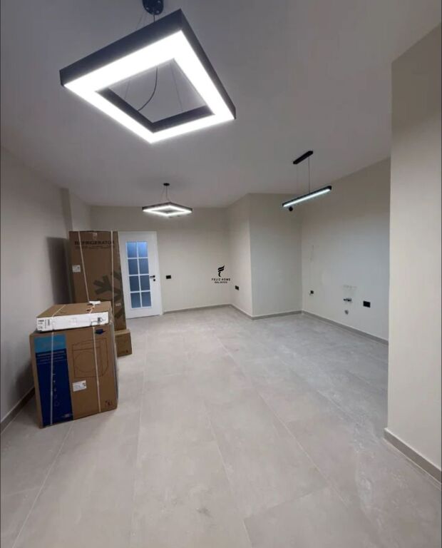 APARTAMENT ME QERA 2+1 KODRA E DIELLIT 75.000 LEKE FH-64738