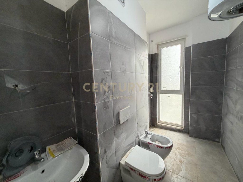 APARTAMENT 1+1 PËR SHITJE – Univers City, pranë QTU