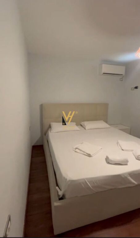 JEPET APARTAMENT 2+1+2 ME QERA TE RR.MARGARITA TUTULANI 100.000 LEKE