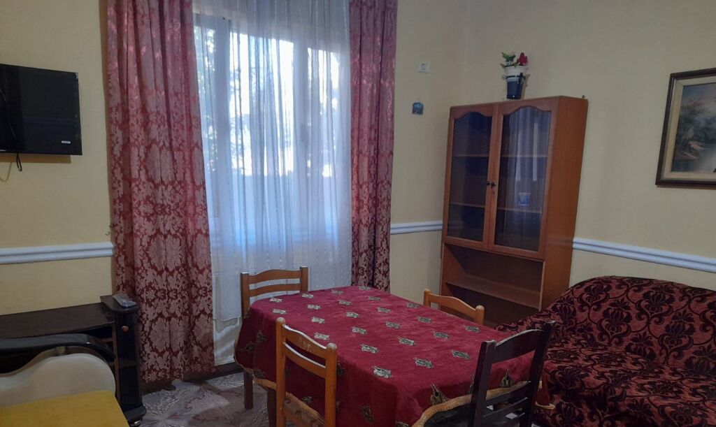 In affitto Appartamento 2+1, Komuna Parisit vicino a Kristal Center 650 mila lek