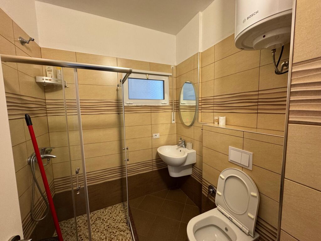 Jepet apartament me qera 1+1