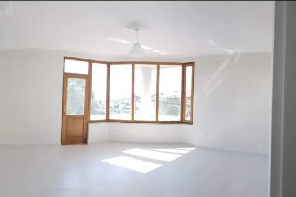 Entrance 3+1+2 for rent in Student City