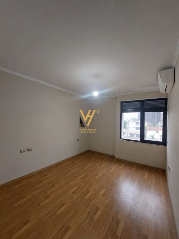 OFFICE 130 M2 FOR RENT AT UNAZA E RE 80,000 LEKE