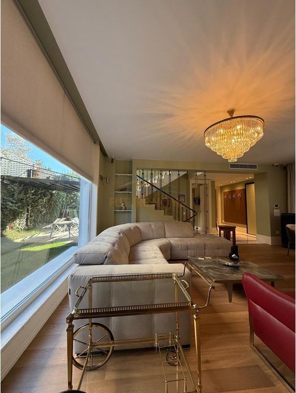 Shitet, Vile 4-kateshe, White House Residence, Lunder, Tirane