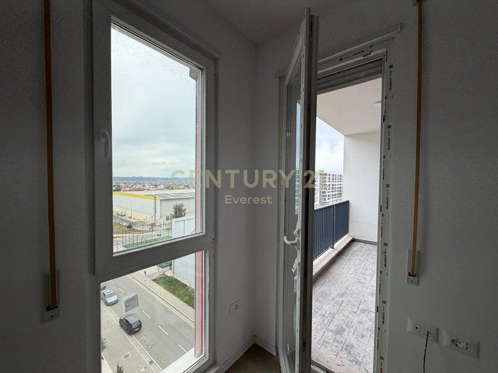 UNIVERS CITY, QTU SHESIM APARTAMENT 1+1! 90,000 € Sip. Totale  71m2