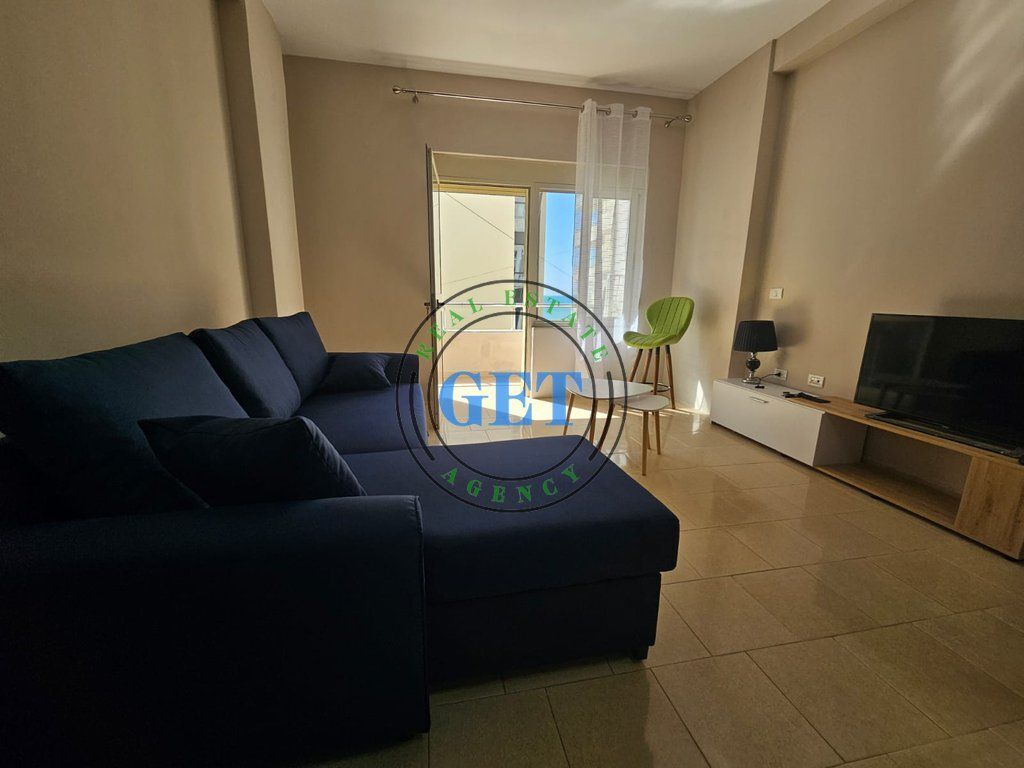 Shitet Garsoniere, pranë Hotel Adriatik, Plazh, Durrës.11