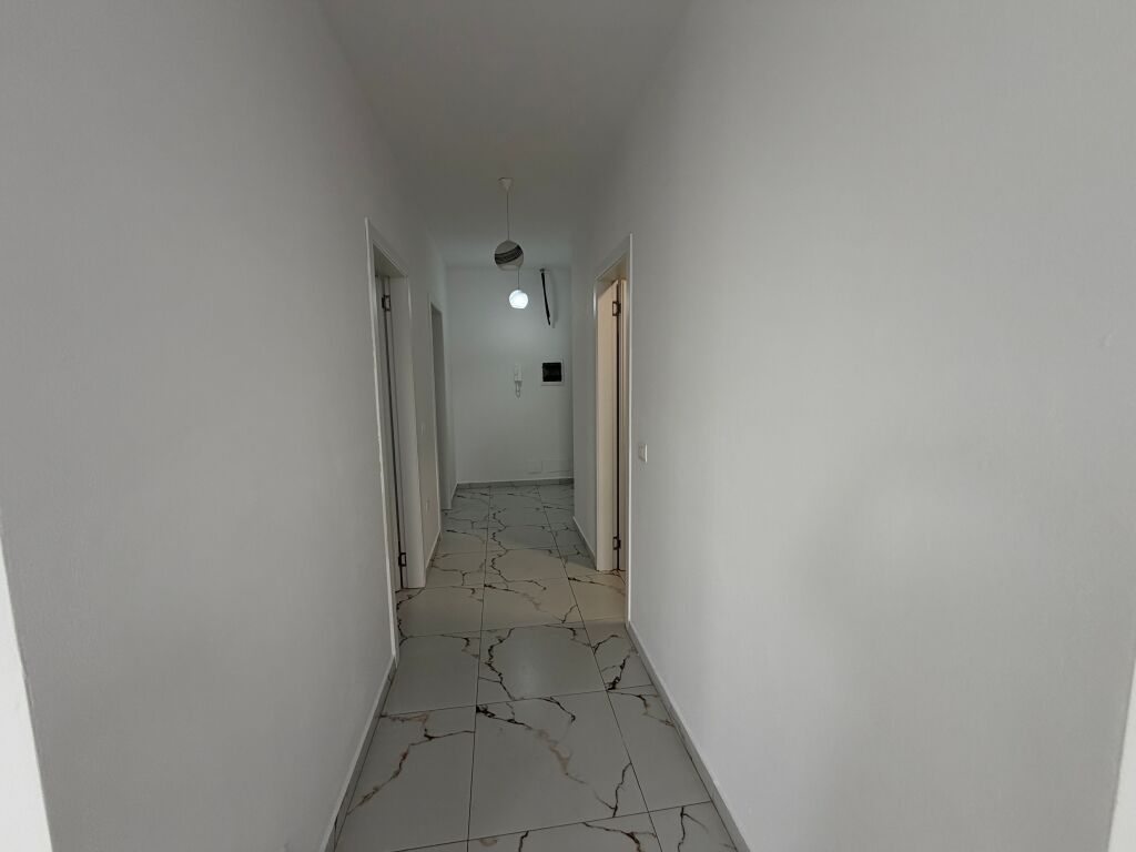 2+1, partially furnished, Don Bosko near the administrative court, 600 euros