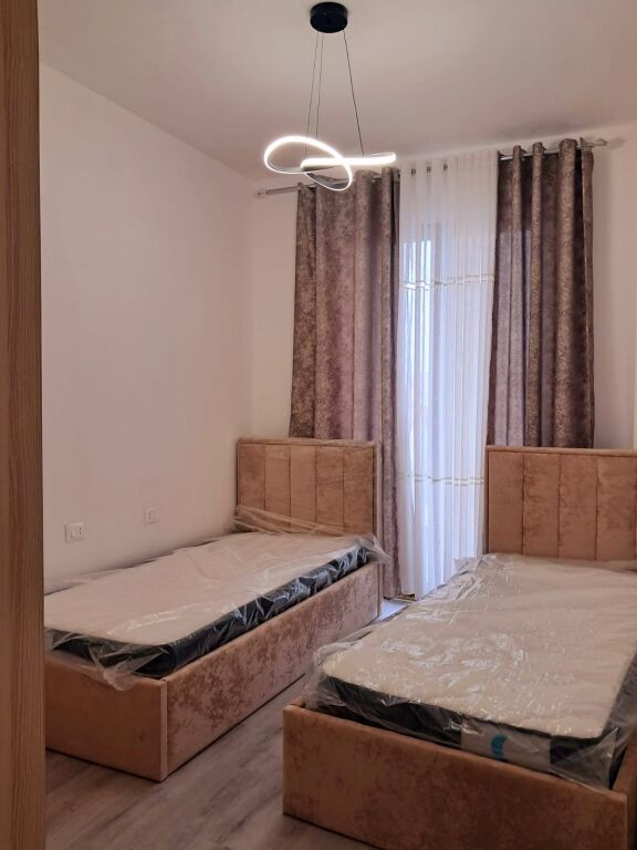 Jepet me qera 2+1+2 tek Ish Dogana