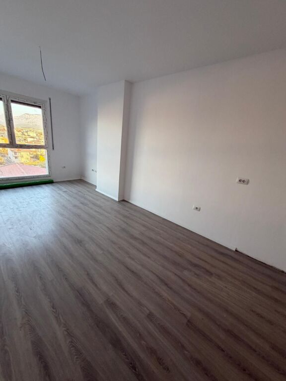 Shitet apartament 1+1 i sapoperfunduar ne Paskuqan