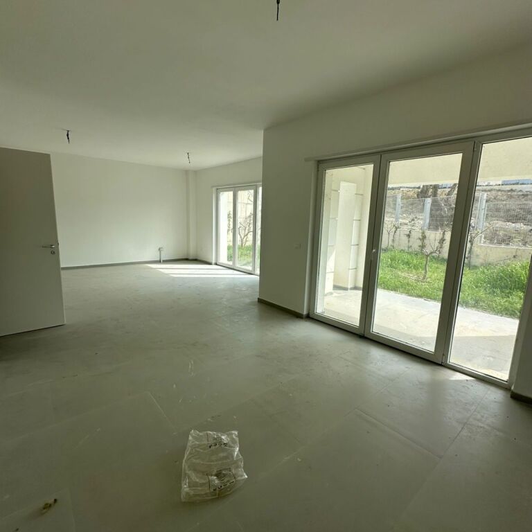 🏡 Vilë Luksoze 3-Katëshe për Shitje – Collina Verde, pranë TEG ✨