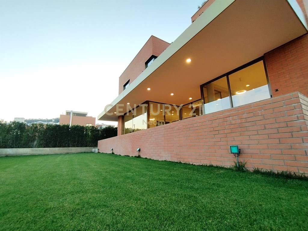 Vilë luksoze me qira pranë TEG