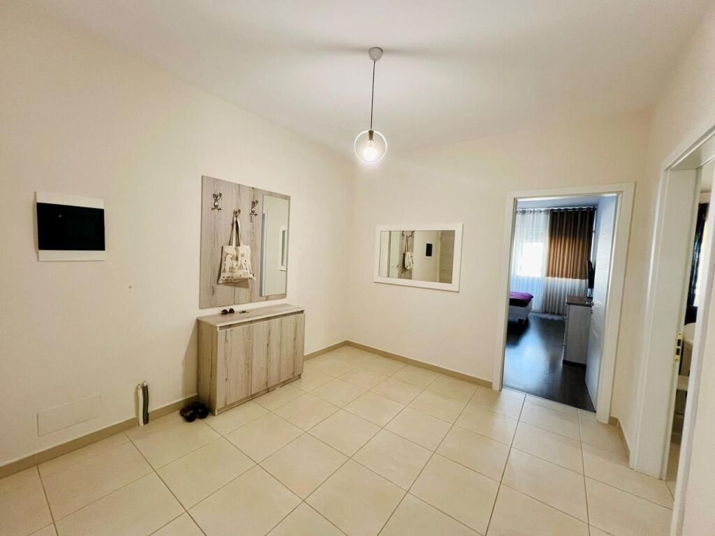 Appartamento 2+1 + parcheggio A Kinostudio