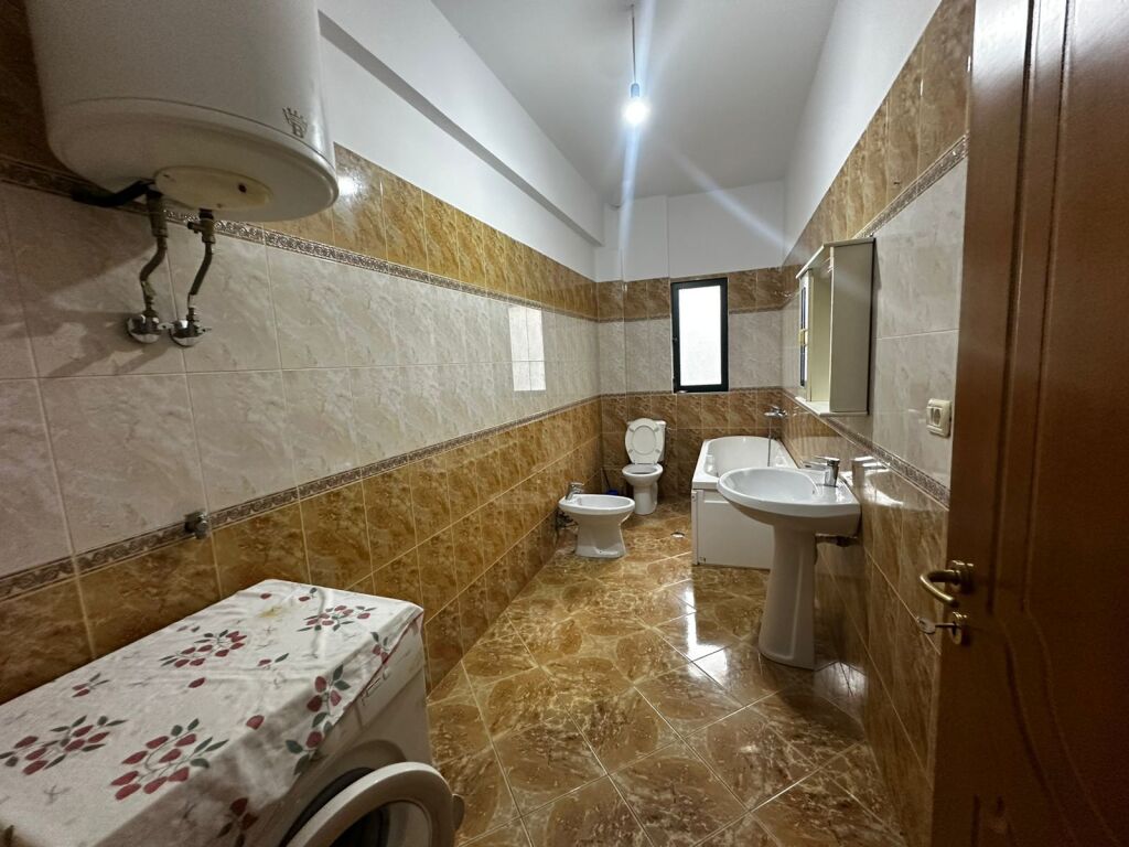 Apartament 2+1+2 për Shitje – Pranë Universitetit të Shkencave / Shkollës Mjekësore, Vlorë