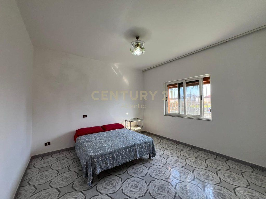 SHITET SHTEPI PRIVATE PRANE QENDRRES NE SHIJAK !