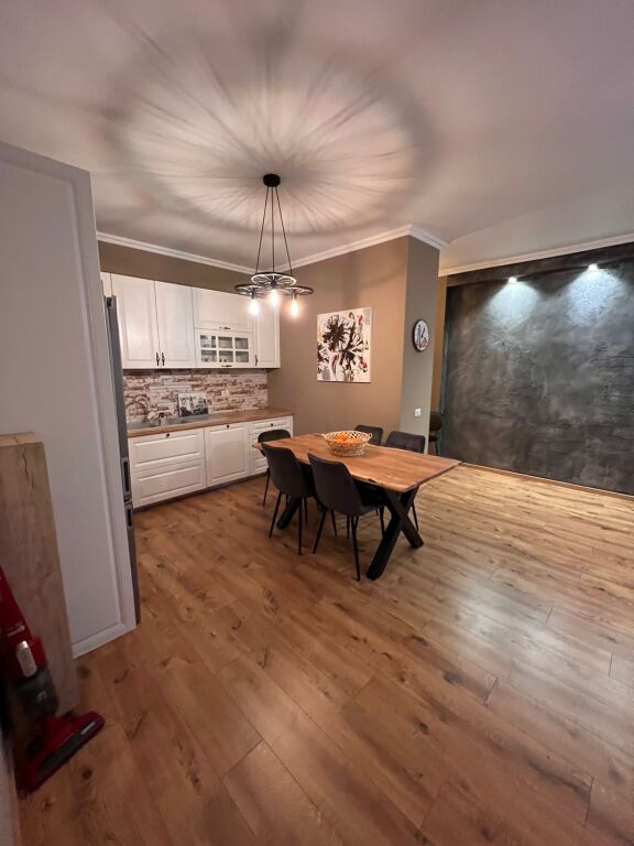 For rent 2+2 furnished Botanical Garden 850 wu