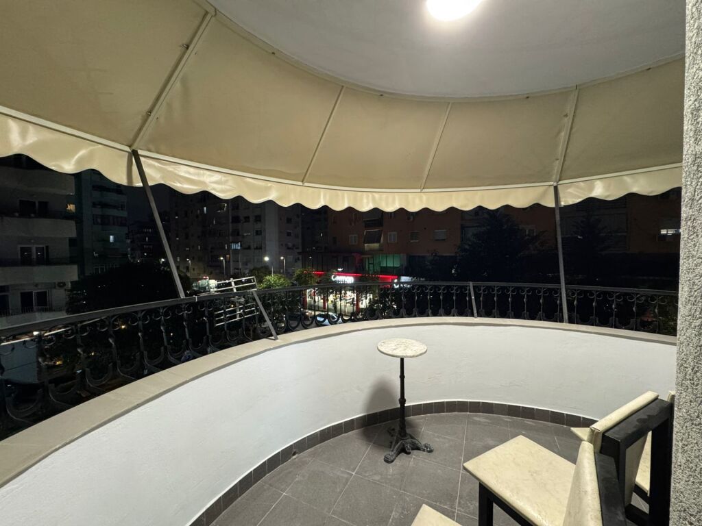 Apartament me qera - Komuna e Parisit