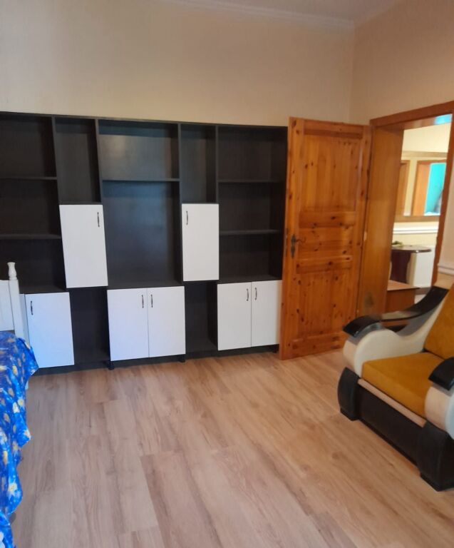 In affitto Appartamento 2+1, Komuna Parisit vicino a Kristal Center 650 mila lek