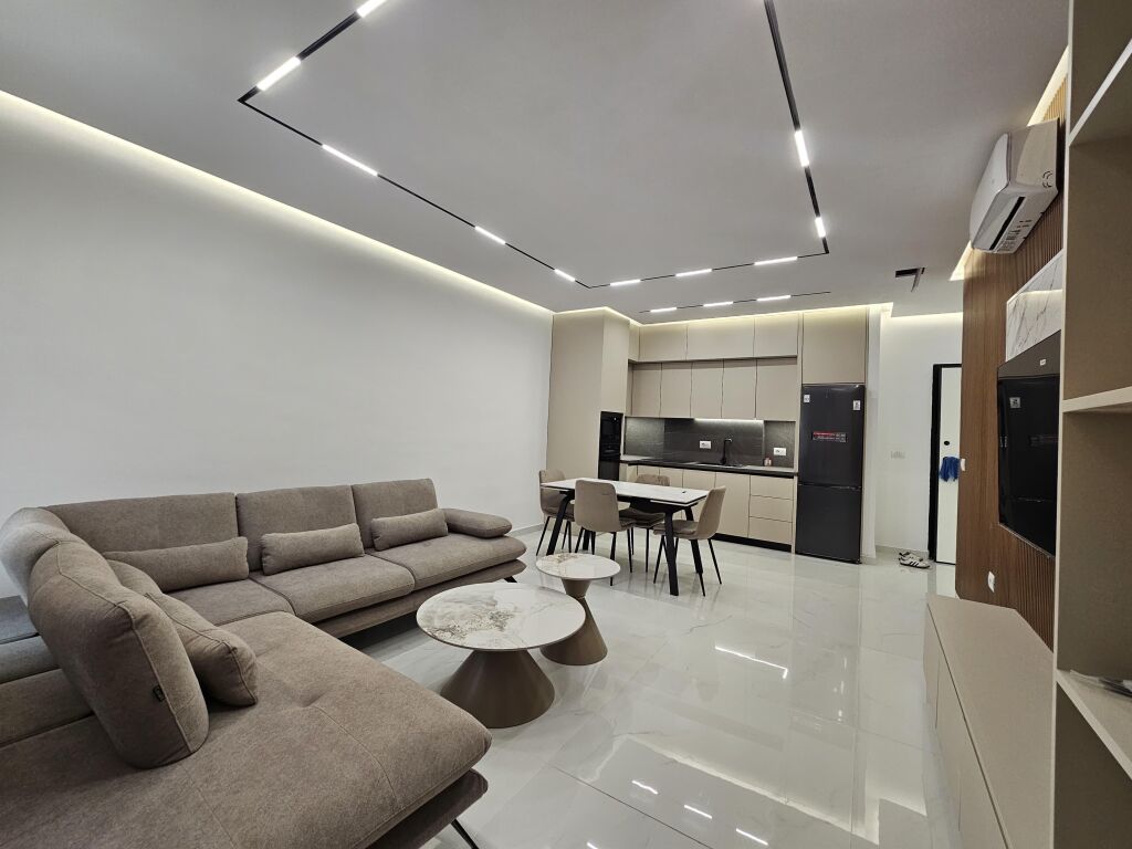 Qera Apartament 1+1 + 🅿️ në Zogu i Zi