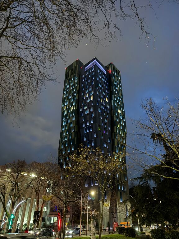 Shiten 2 Dyqane prane 21 Dhjetorit!