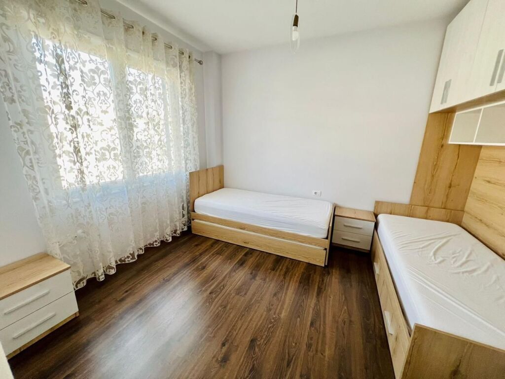 Appartamento 2+1 + parcheggio A Kinostudio