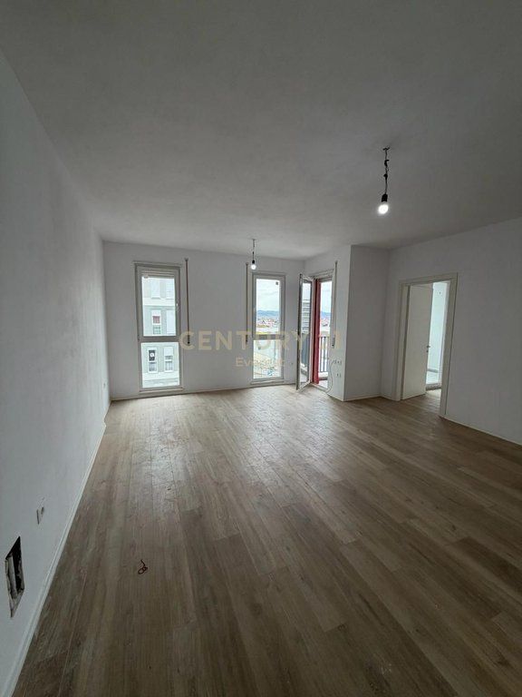 APARTAMENT 1+1 PËR SHITJE – Univers City, pranë QTU