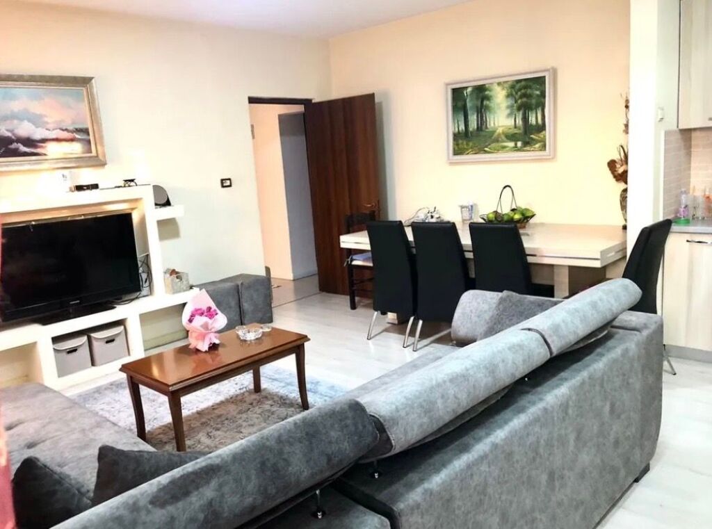 Jepet me Qira Apartamet 1+1