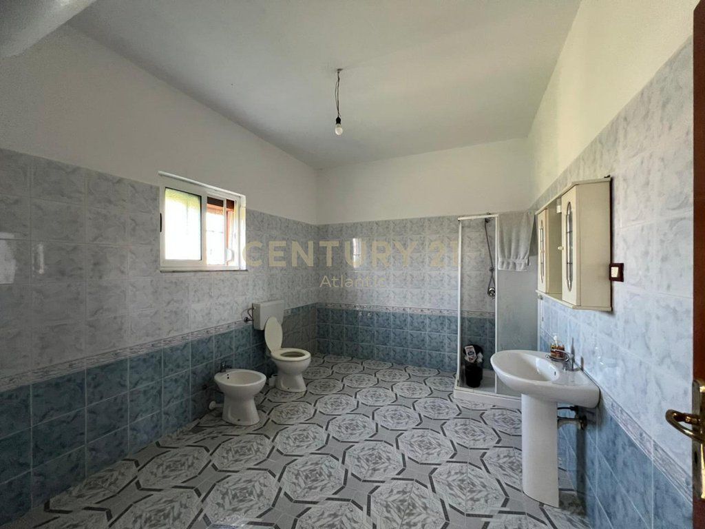 SHITET SHTEPI PRIVATE PRANE QENDRRES NE SHIJAK !