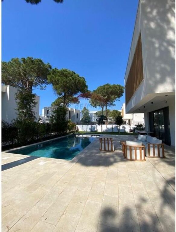 Vilë - Për Shitje - San Pietro, Durrës(ID: 530581001-80)