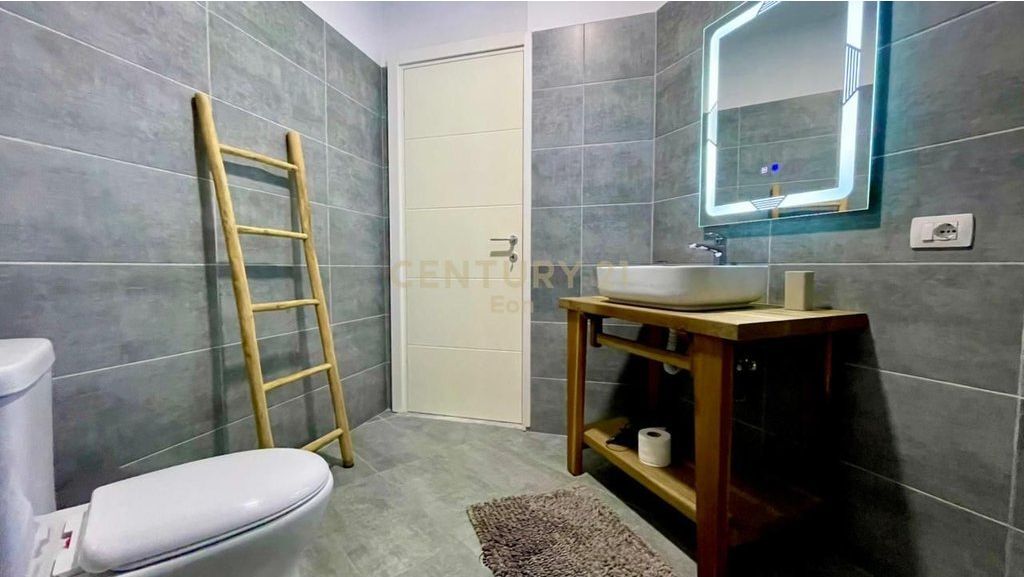 STUDIO NE VIJE TE PARE ME PAMJE NGA DETI, SHKEMBI I KAVAJES, DURRES !