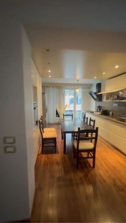 JEPET APARTAMENT 2+1+2 ME QERA TE RR.MARGARITA TUTULANI 100.000 LEKE