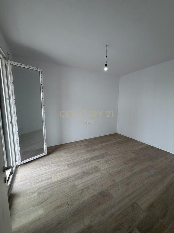 UNIVERS CITY, QTU SHESIM APARTAMENT 1+1! 90,000 € Sip. Totale  71m2