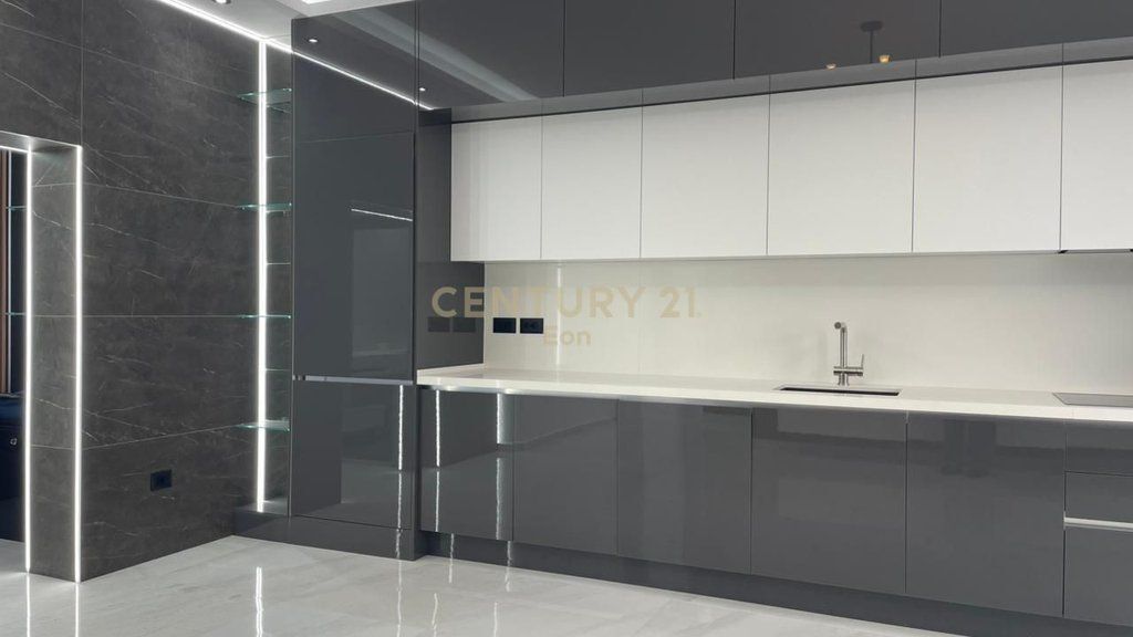 SHITET SUPER APARTAMENT 2+1+2 ME PAMJE DETI NE VOLLGA, DURRES !!