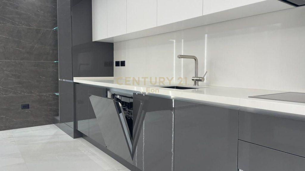 SHITET SUPER APARTAMENT 2+1+2 ME PAMJE DETI NE VOLLGA, DURRES !!