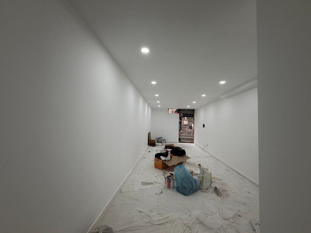 Dyqan per shitje,te keshi vasil shanto,105 mije euro