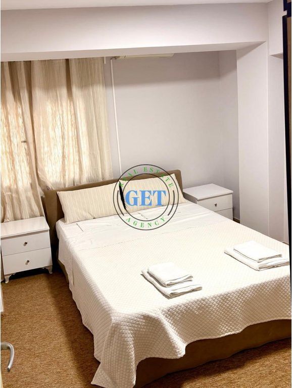 Jepet me qira, Apartament 1+1, Stacioni Trenit, Durres.