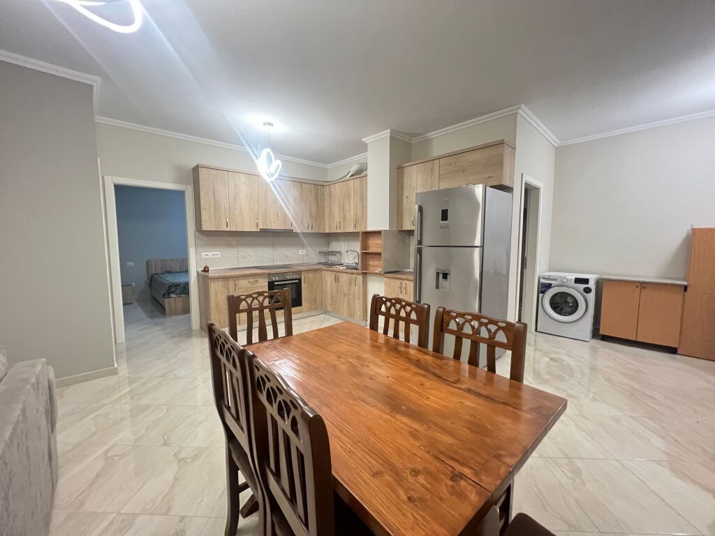 JEPET ME QERA APARTAMENT 2+1+2 FRESK AFER KARBURANTIT