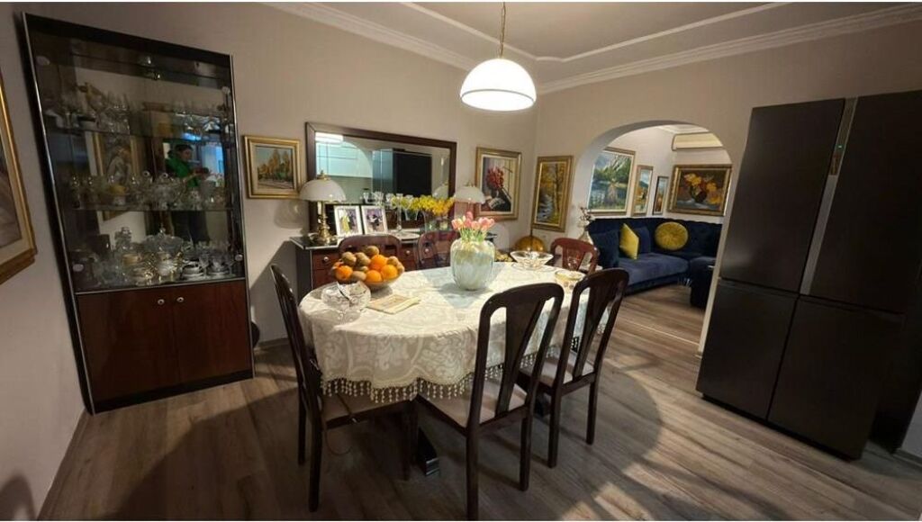 VENDESI APPARTAMENTO 3+1 – VIA KAVAJËS