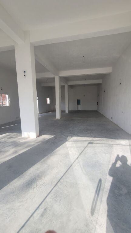 JEPET ME QERA AMBIENT BIZNESI TEK ROYAL GAZ, DURRES