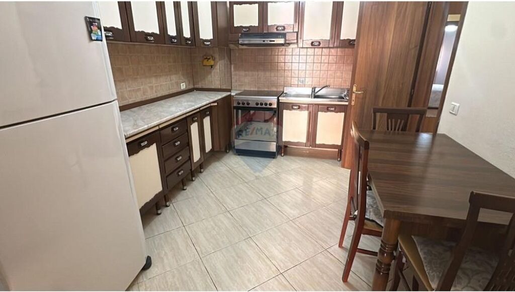 Apartment 1+1 for rent at Komuna e Parisit