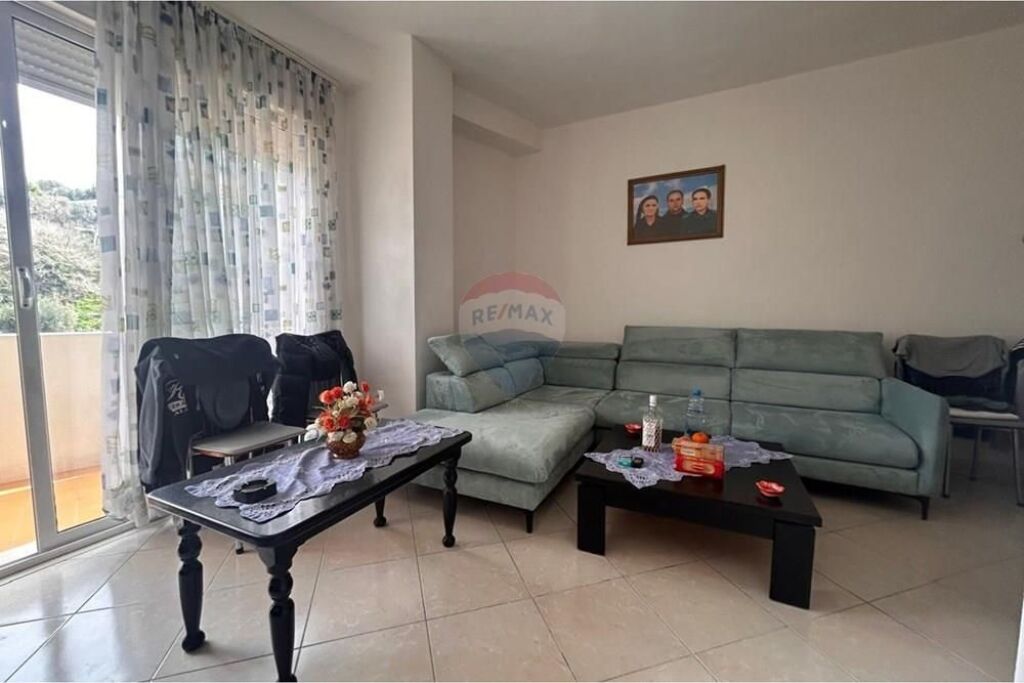 🏡 Apartament 1+1 për Shitje në Qendër të Vlorës – Pranë Xhamisë