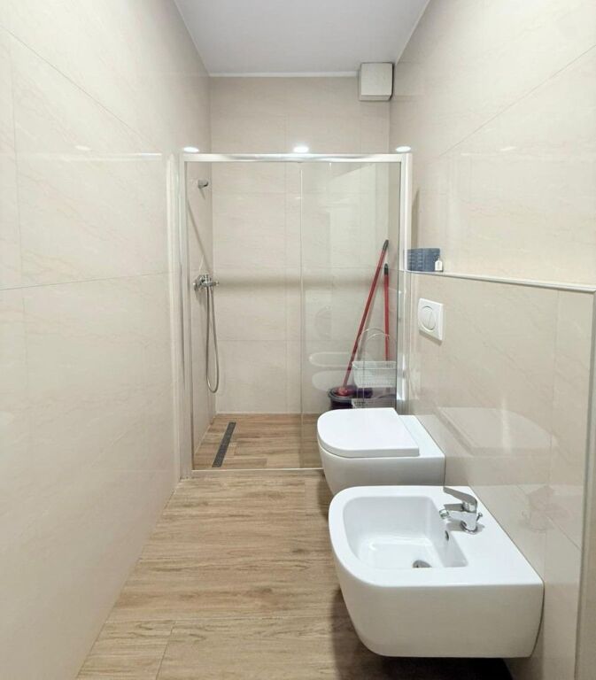 📌Jepet me Qira Apartament 2+1 me Post Parkimi – Kompleksi Delijorgji