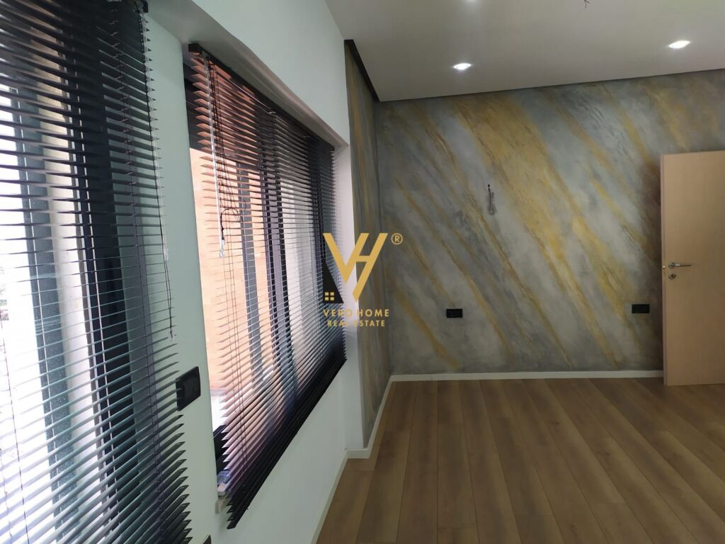 OFFICE 80 M2 FOR RENT IN BLLOK 95,000 LEKE