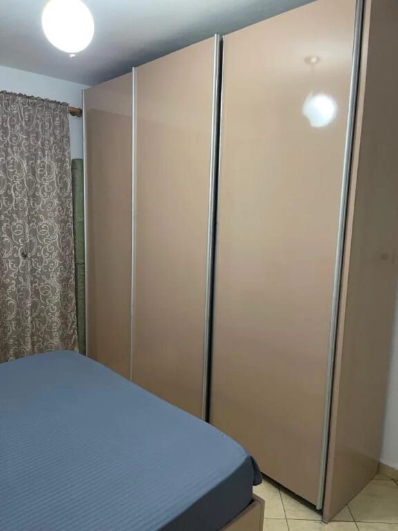 Jepet Me Qera Apartament 1+1+1 Ballkon